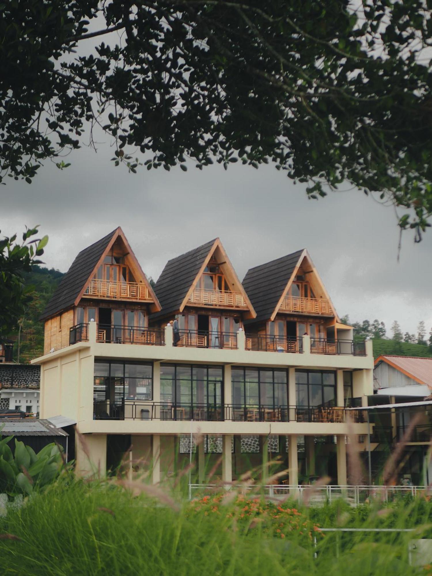 Pojok Kahyangan Homestay And Cabin Kejajar Esterno foto
